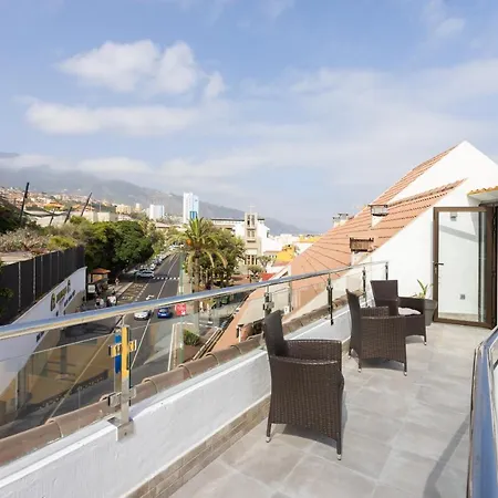Lightbooking Atico Bencomo Apartman *
